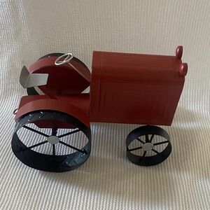 Hyde and eek tractor